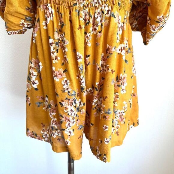 Flynn Skye Justine Romper Mustard Floral Puff Sleeve Square Neck Size Small No F - Picture 10 of 11